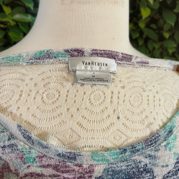 Women’s Van Heusen Top - Picture 3 of 3